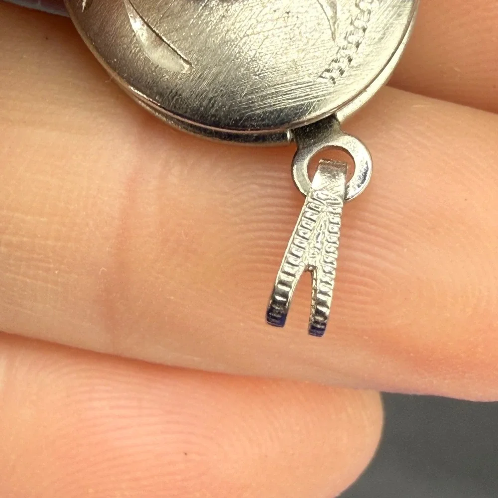 Vintage‎ Locket Pendant Oval Silver Tone Abalone